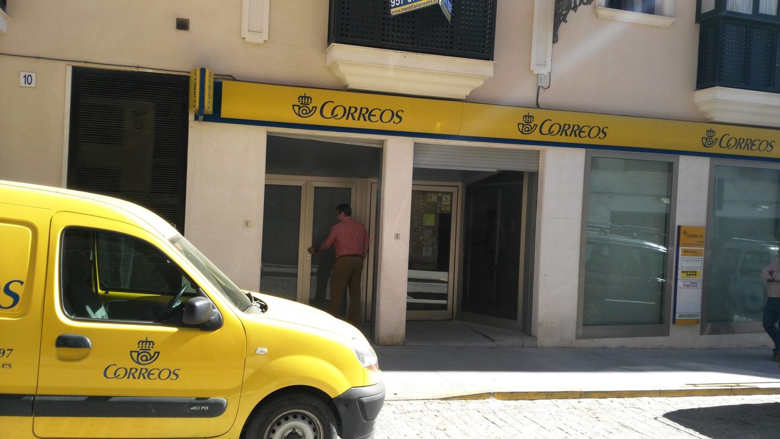 El voto por correo se puede solicitar de manera telemática o presencial hasta el 9 de junio