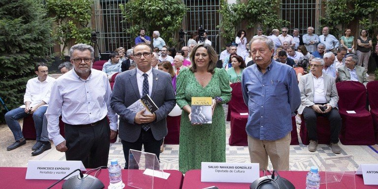 Francisco Expósito presenta en la Diputación de Córdoba dos libros sobre el periodista baenense Fernando Vázquez Ocaña