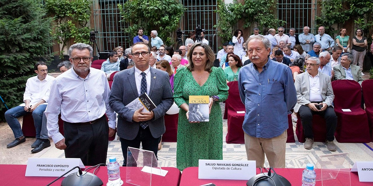 Francisco Expósito presenta en la Diputación de Córdoba dos libros sobre el periodista baenense Fernando Vázquez Ocaña