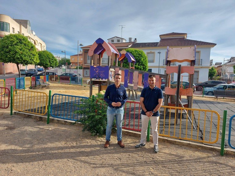 El PSOE de Baena exige a la alcaldesa invertir la partida de 160.000 euros del presupuesto en la mejora de los parques infantiles