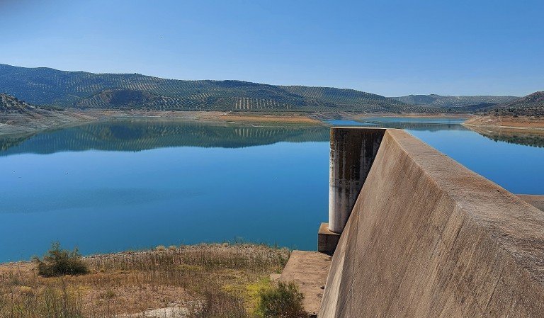 El pantano de Vadomojón afronta la llegada del verano por debajo del 35% de su capacidad