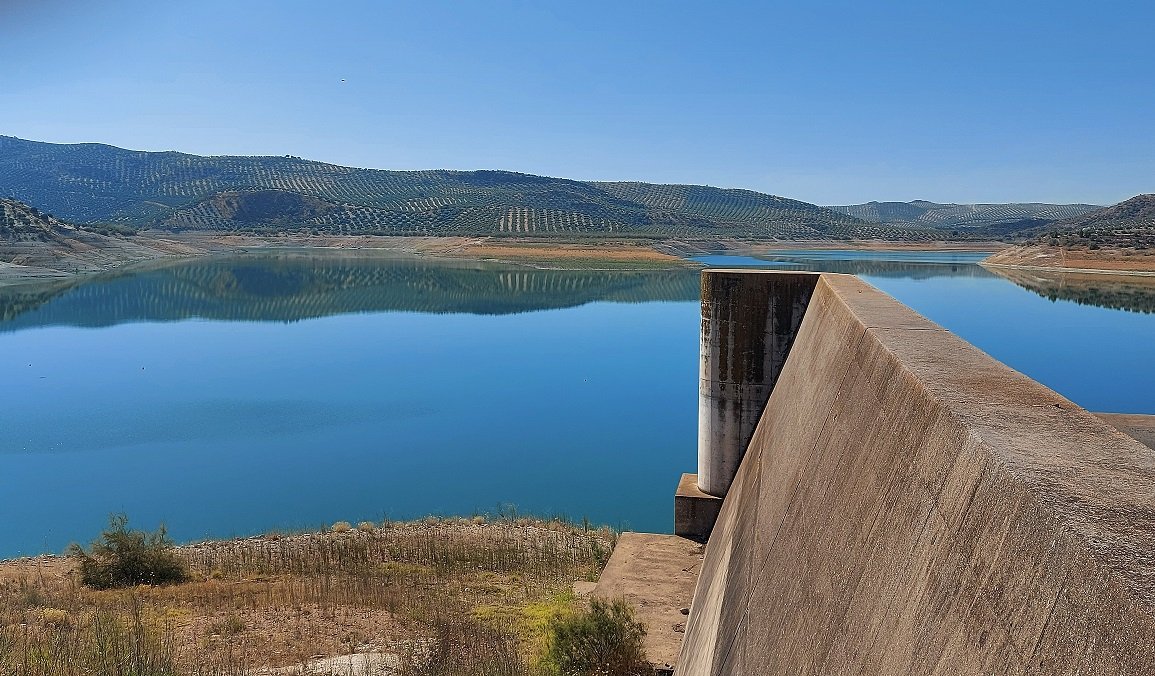 El pantano de Vadomojón afronta la llegada del verano por debajo del 35% de su capacidad