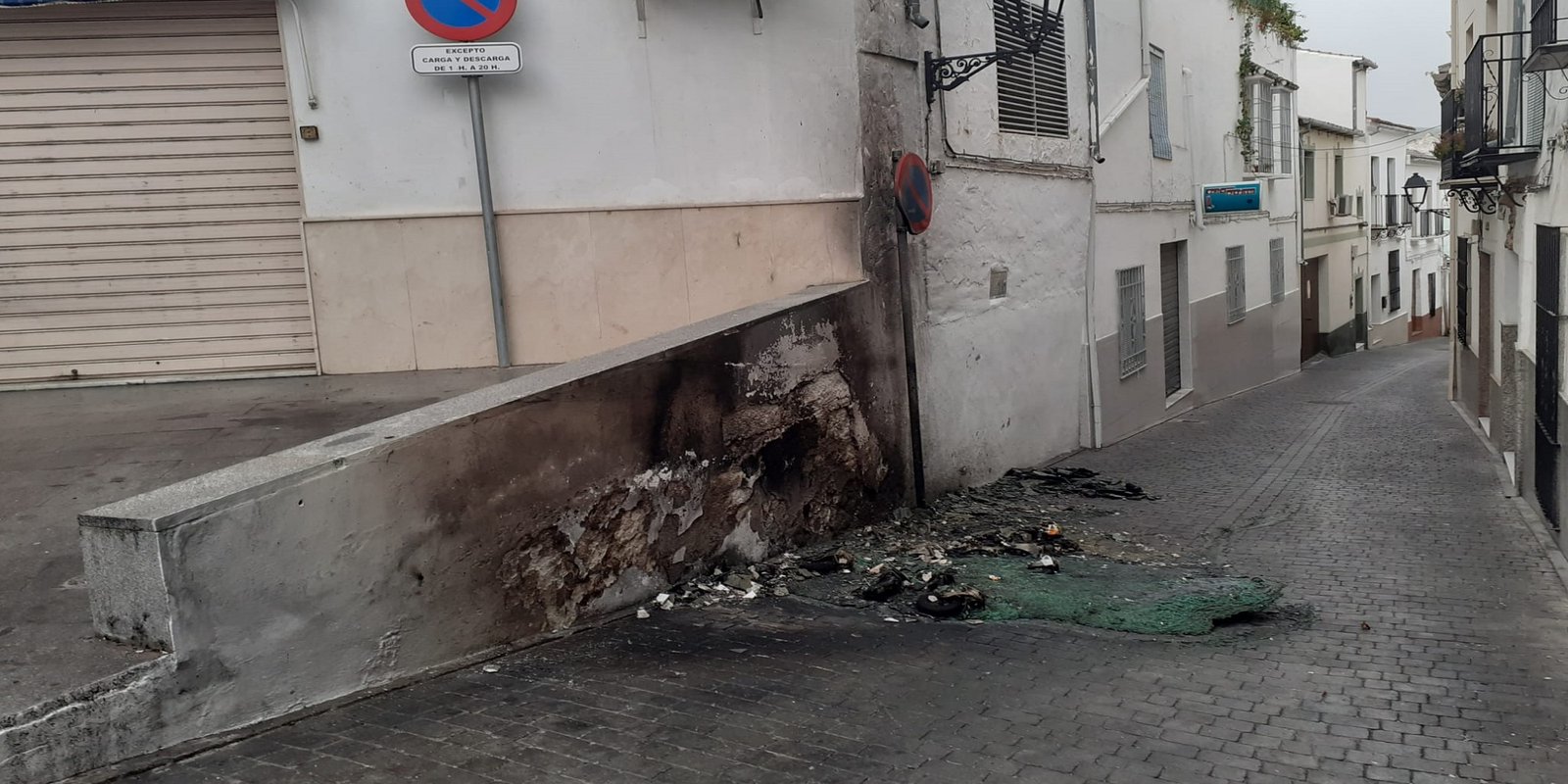 La Policía Local de Baena detiene al presunto autor de la quema de contenedores en el casco histórico