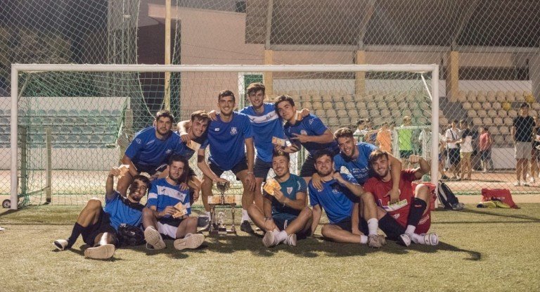 El equipo lucentino de ‘Los retirados’ consigue la victoria en el I Maratón de Fútbol-7 ‘Leona de Baena’