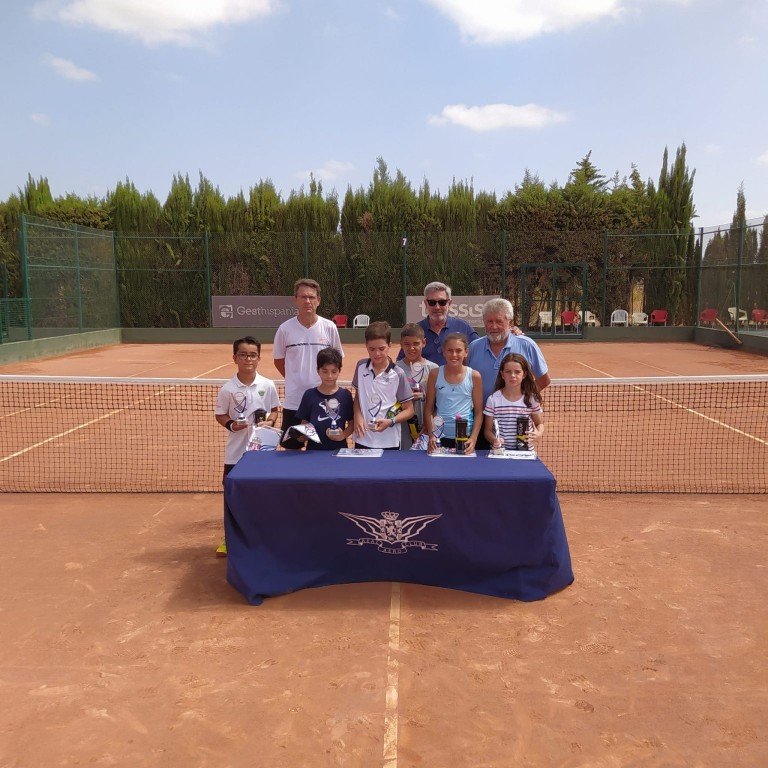 El tenista baenense Alberto Mora Pozo se proclama campeón alevín del Circuito Provincial ‘Los Califas’ 2022