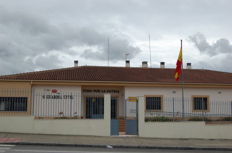 La Guardia Civil de Baena investiga a tres personas como presuntas autoras de una estafa por el método del ‘timo de la estampita’