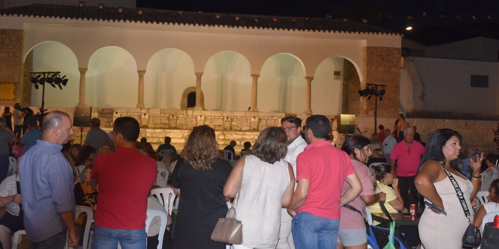 Los vecinos de Baena muestran un apoyo incondicional a sus fiestas de barrio