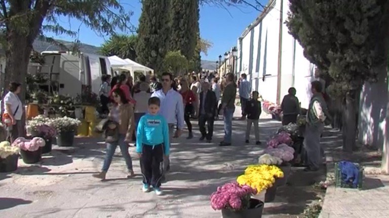 Abierto el plazo para solicitar la venta ambulante de flores junto al Cementerio para el Día de Todos los Santos
