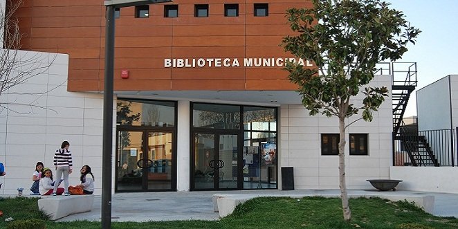 La biblioteca municipal de Baena contará próximamente con un espacio de Memoria Democrática
