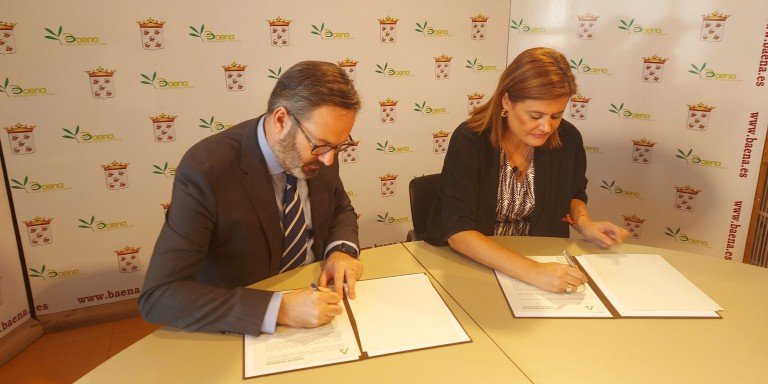 La Junta cede al Ayuntamiento el edificio del Silo de Baena para servicios de mantenimiento de caminos y zonas verdes