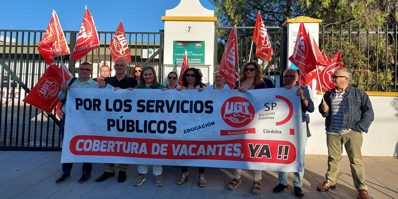 El colegio Valverde y Perales de Baena reclama a la Junta la cobertura de vacantes y contratación de monitoras en el comedor