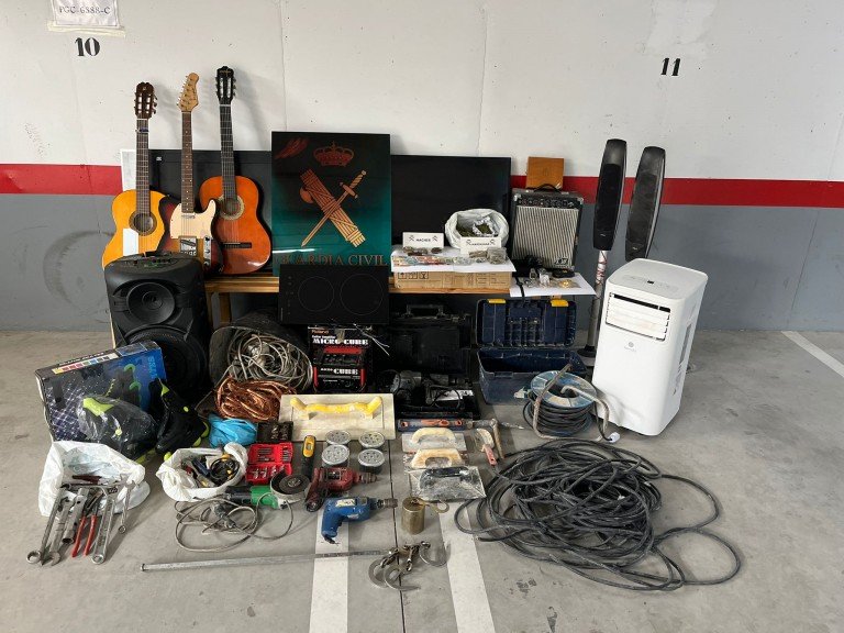 La Guardia Civil desarticula en Baena un punto de venta de drogas y detiene a tres miembros de una misma familia