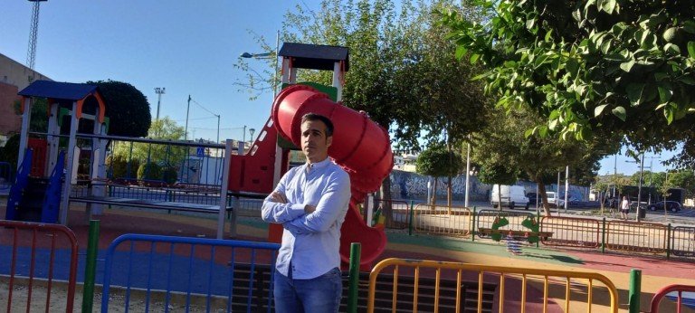 El PSOE de Baena aplaude el inicio de las actuaciones en parques infantiles con fondos de la Diputación