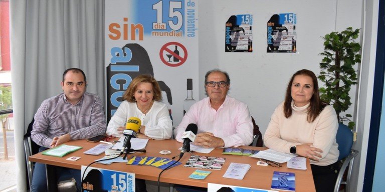 Baena celebra el Día Mundial Sin Alcohol con una mesa informativa en el Centro de Salud