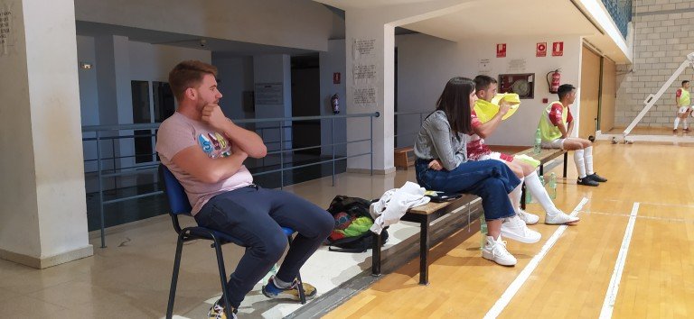 Derbi comarcal de fútbol sala en el ‘Juan Carlos I’ entre el Ciudad de Baena y los mencianos de ‘Apaga y Vámonos’