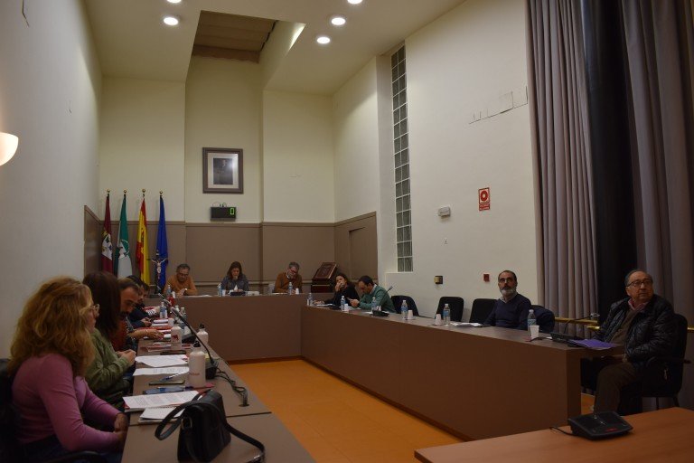 La Policía de Baena reclama al Pleno el pago de sus horas extras atrasadas desde 2021