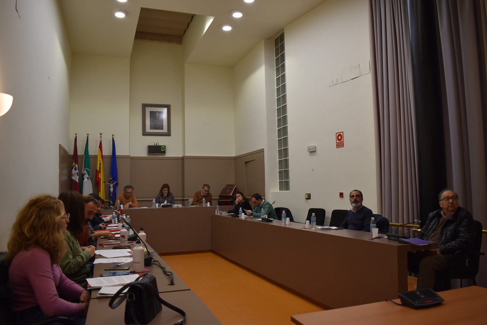 La Policía de Baena reclama al Pleno el pago de sus horas extras atrasadas desde 2021