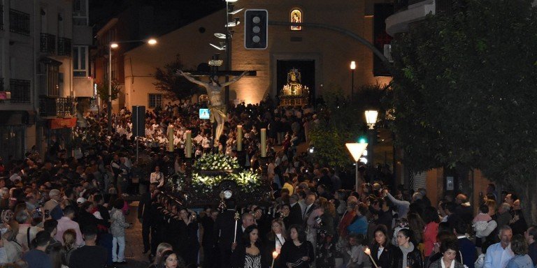 La Cofradía del Dulce Nombre pone fin a su centenario con una salida extraordinaria en Baena