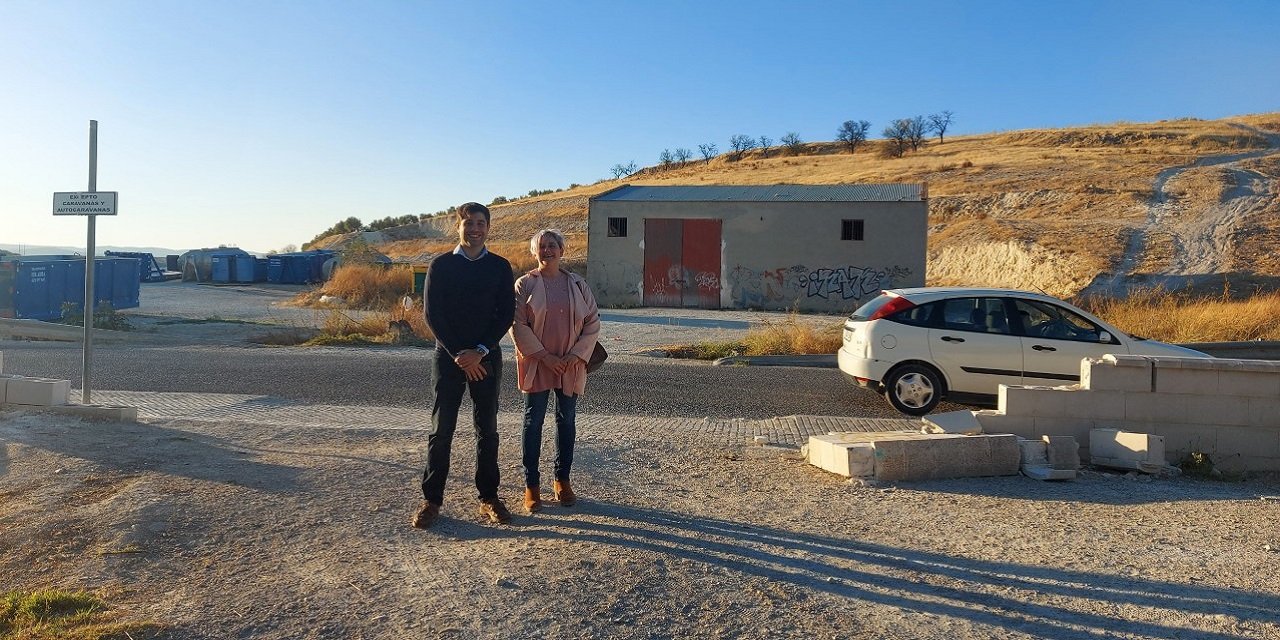 VOX denuncia el estado de abandono del parking de caravanas ‘Ciudad de Baena’ y pide soluciones al Ayuntamiento