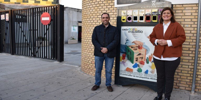 El Ayuntamiento de Baena invierte 10.000 euros en la instalación de cuatro mini puntos limpios