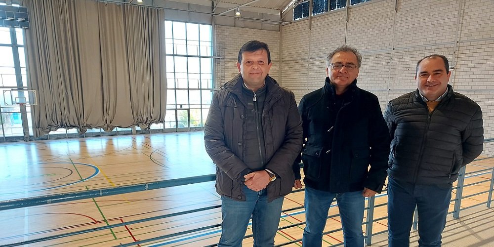 Finalizan los trabajos de reparación del parquet del pabellón cubierto de Baena