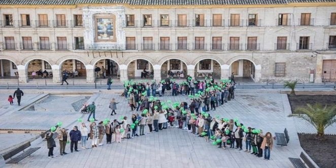 El Teatro Liceo de Baena se abarrota para acoger la IV Gala Benéfica Contra el Cáncer