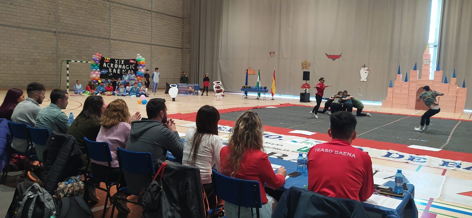 El IES Luis Carrillo de Sotomayor reúne a más de 600 participantes en el XIX AcroSport-AcroMagic