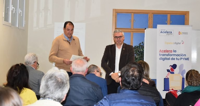 La Diputación informa a los empresarios de Baena sobre la puesta en marcha de la Oficina Hub Acelera Pyme Córdoba