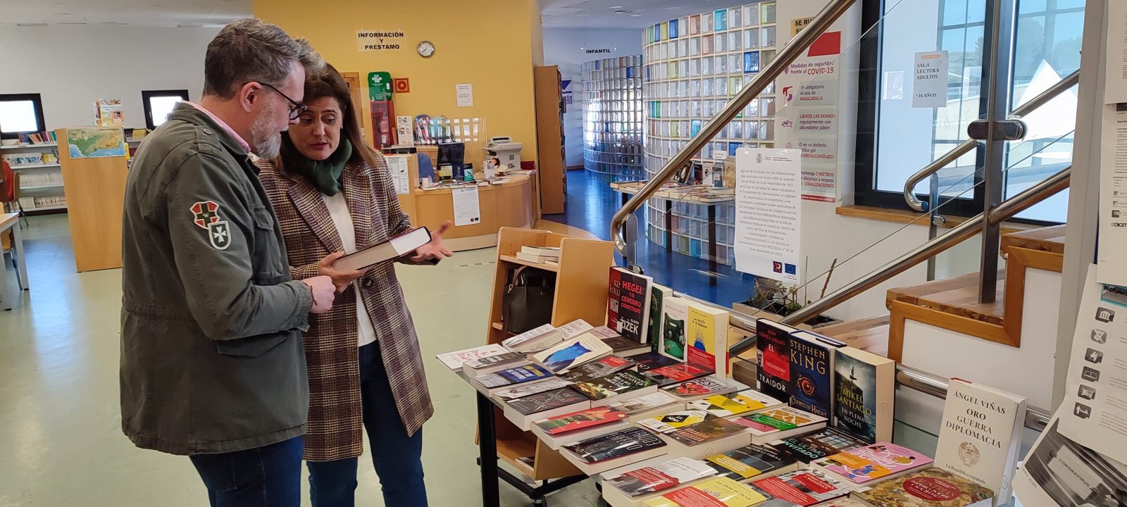 La Biblioteca de Baena aumenta su fondo bibliográfico con un centenar de nuevos libros