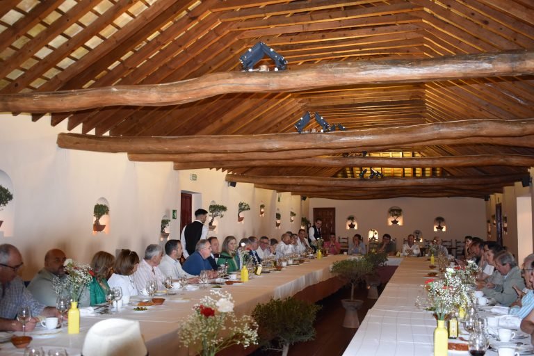 Una treintena de empresas de Baena participa en un desayuno del PSOE sobre industrialización y empleo