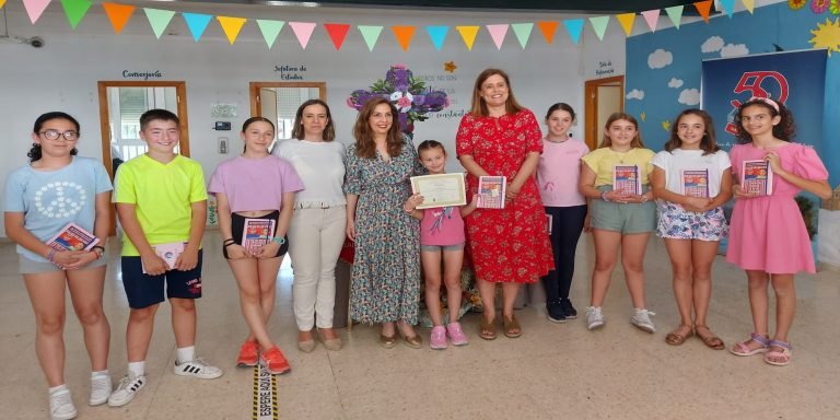 El Ayuntamiento entrega los premios del IX Concurso Escolar de Cuentos Infantiles ‘Ponte las gafas de la igualdad’