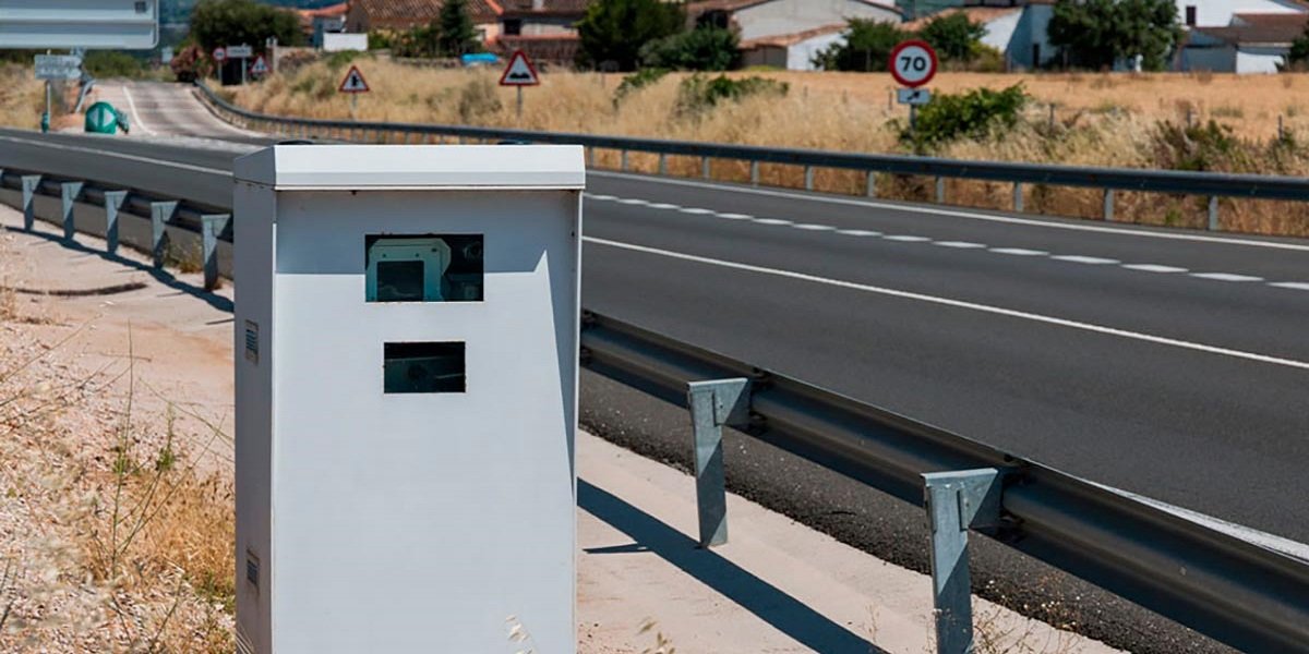 Los radares de tráfico hacen su agosto en Córdoba: 116 multas al día, un 66% más que hace un año