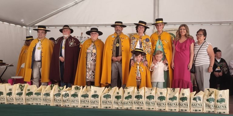 María Zurita Borbón y Queco, nuevos embajadores de la cofradía del Olivo de Baena
