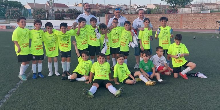 El Atlético Baenense benjamín consigue el ascenso y espera un tropiezo del Fundación Lucena para proclamarse campeón de Liga