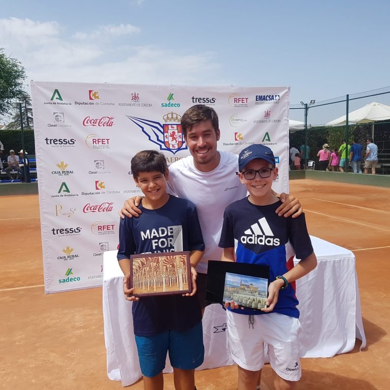 Alberto Mora compite en Jerez de la Frontera en el Campeonato de Andalucía Infantil de Tenis