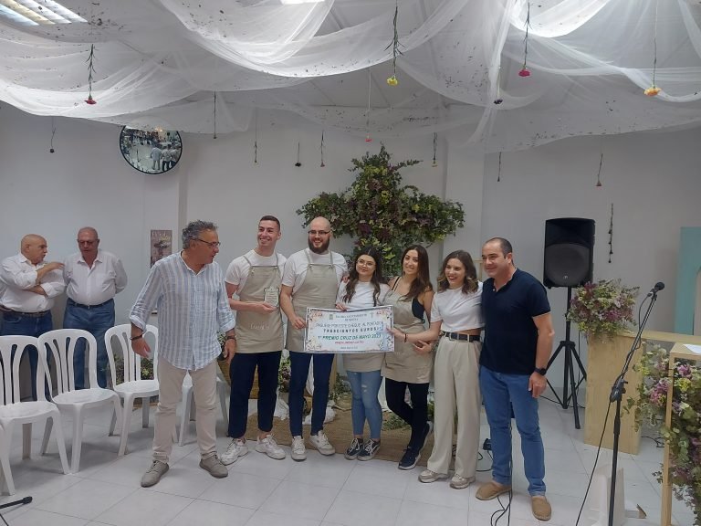 Vanesa Jiménez gana el XVIII Concurso de Cruces de Mayo de 2023