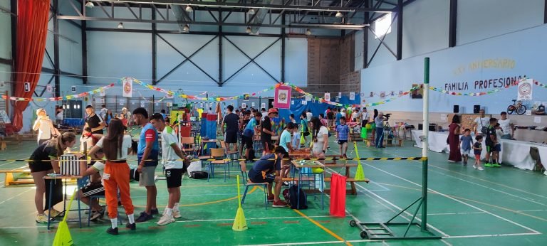 El IES ‘Luis Carrillo de Sotomayor’ destina la recaudación de su Feria Solidaria a la lucha contra la ELA