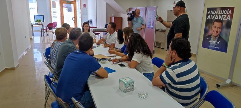 Casanueva asiste a un encuentro del PP de Baena para definir nuevas líneas de trabajo en materia de Fomento