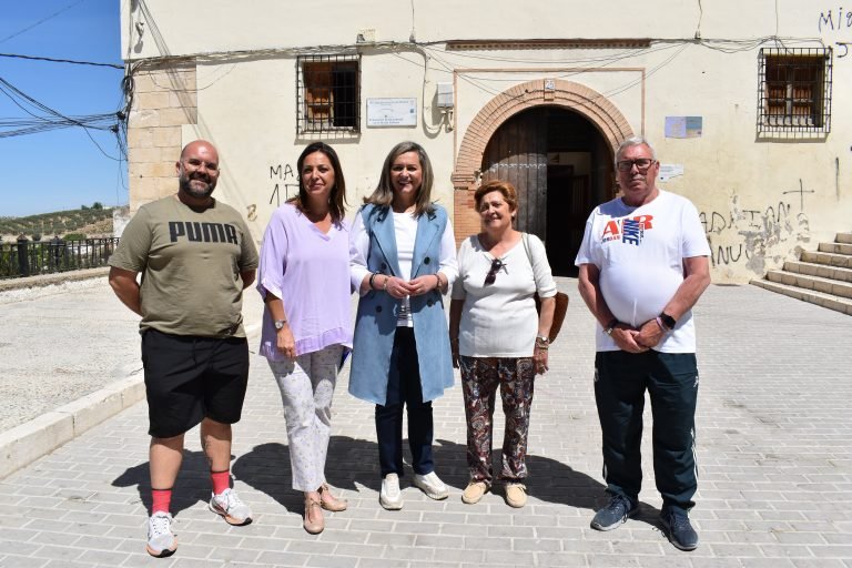 El PSOE asegura que el PP tiene “abandonado” el parque de viviendas públicas del barrio de San Pedro en Baena