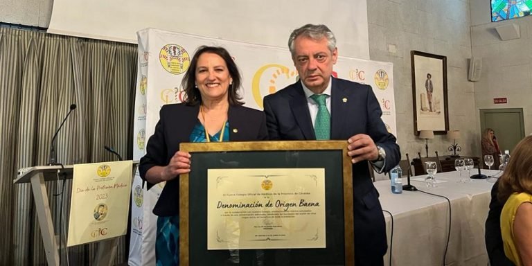 El Colegio de Médicos de Córdoba reconoce a la DOP Baena su promoción por los hábitos saludables