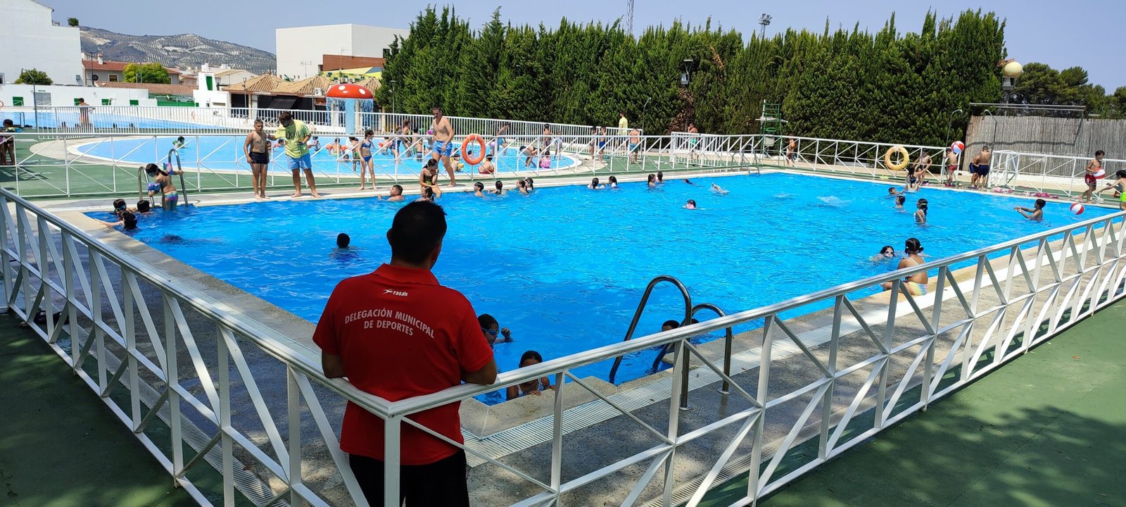 Inaugurada la temporada de baño en las piscinas de verano de Baena y Albendín