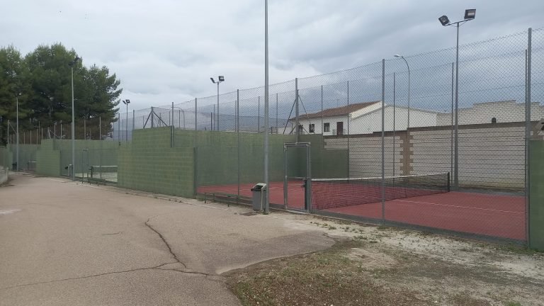 El Ayuntamiento invierte 87.570 euros en la Ciudad Deportiva ‘Juan Carlos I’ para nuevas pistas de pádel y taquillas