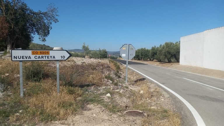 La Diputación acomete la reparación parcial de la carretera CO-5205 entre Baena y Nueva Carteya