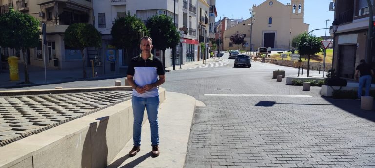 El Ayuntamiento de Baena acomete una serie de actuaciones para la reorganización del tráfico en la plaza de España