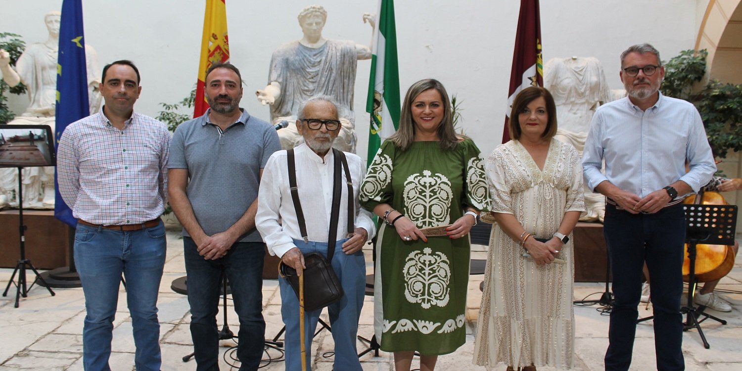 El Ayuntamiento decreta dos días de luto oficial por el fallecimiento del artista Paco Ariza, hijo predilecto de Baena