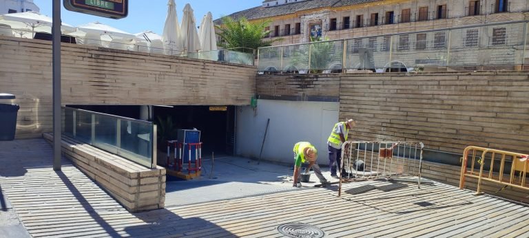 El parking de la plaza de la Constitución permanecerá cerrado por obras durante quince días