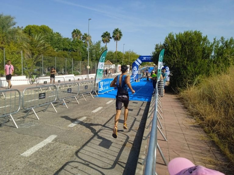Gran participación del triatleta Mario Delgado en el cross “Arcos, tierra que inspira”