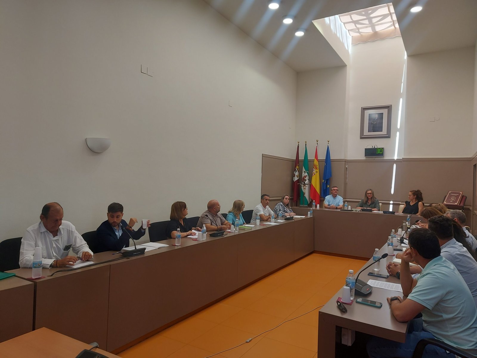 El Pleno de Baena pide a la Junta que haga los análisis necesarios para encontrar el origen del parásito en el agua