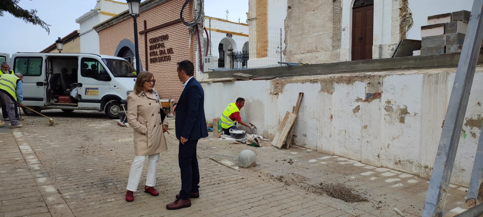 Una avería de agua, causante de los movimientos de tierra en el cementerio de Baena