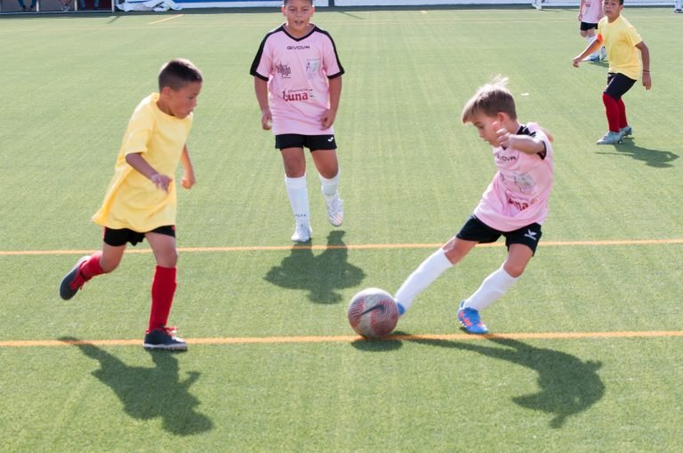 Pleno de victorias locales para los equipos de fútbol-7 y empate a dos en Puente Genil en el debut liguero del CA Lastres Pérez